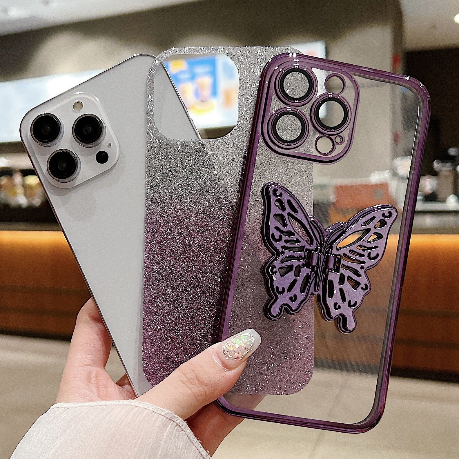 Funda protectora para teléfono con diseño de mariposa hueca y revestimiento transparente degradado